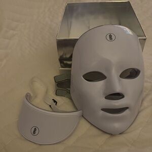 LED Light Therapy Mask - White